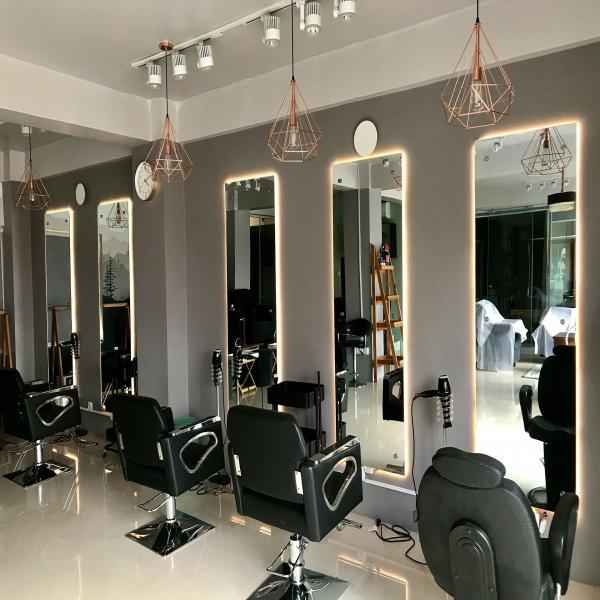 Mint Unisex Salon