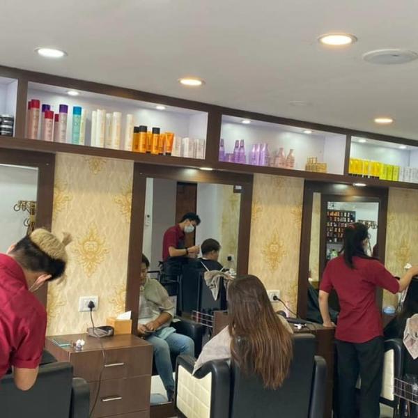 Spalon Unisex Salon,Spa & Makeup Studio